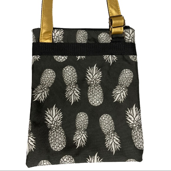 Simply Southern Crossbody Black White Pineapple - Picture 2 of 5